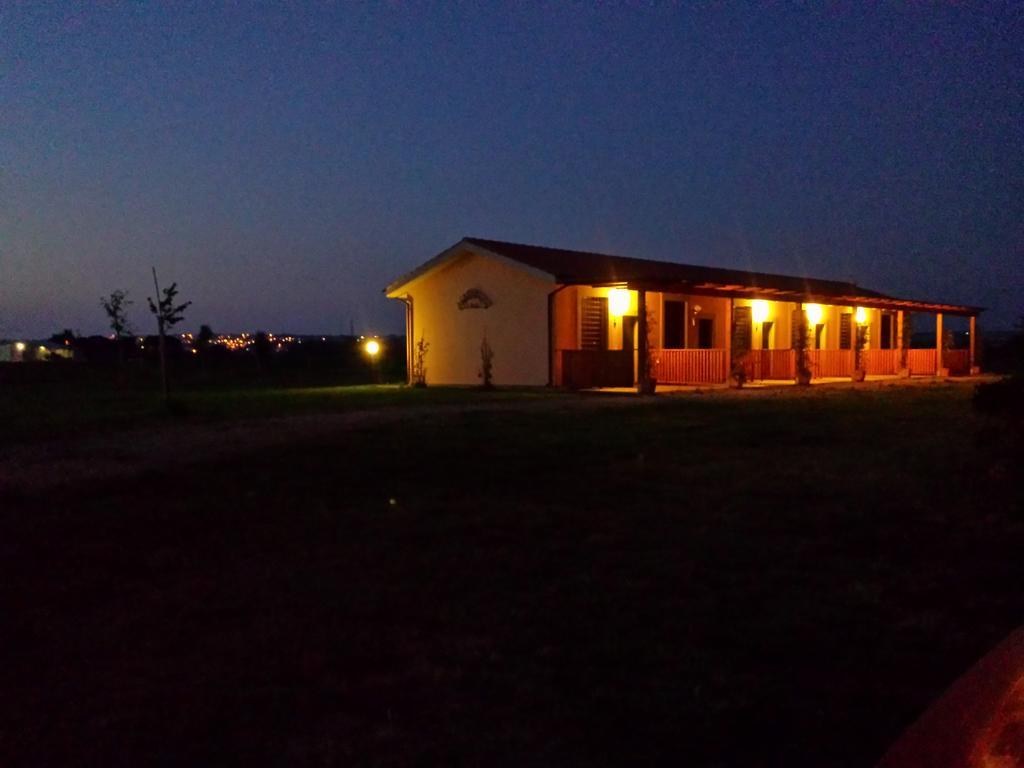 Agriturismo San Matteo Tarquinia Ruang foto