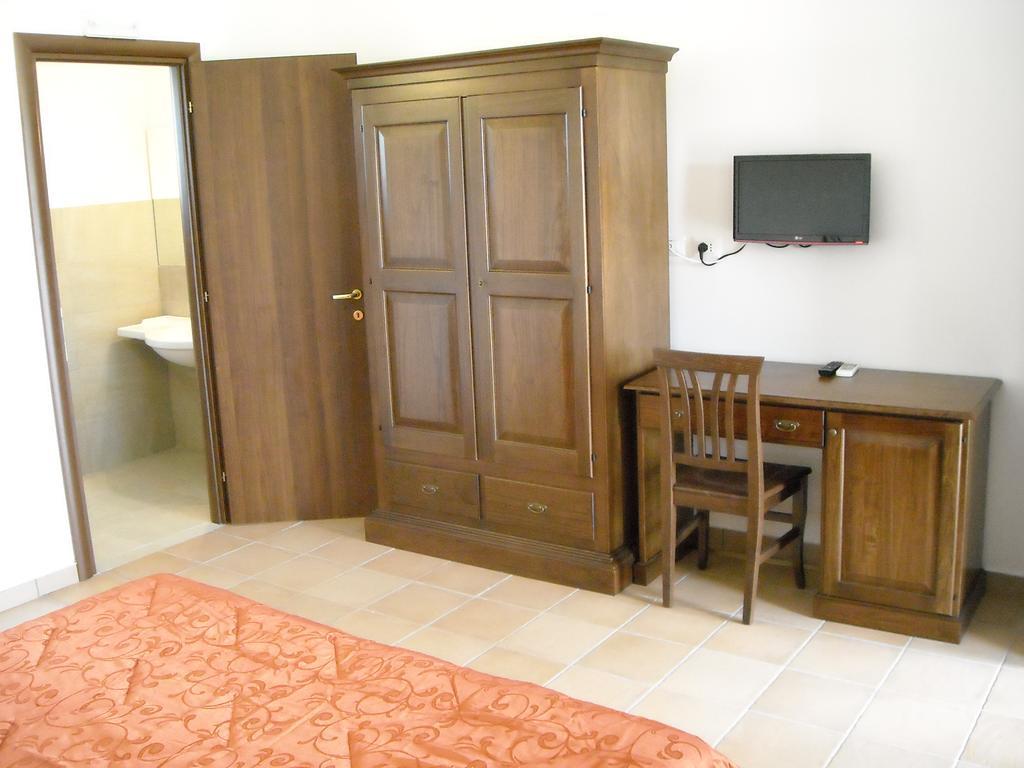 Agriturismo San Matteo Tarquinia Ruang foto